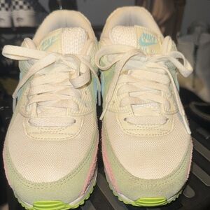Nike Air max 90 Sneakers in Cream and Light Green